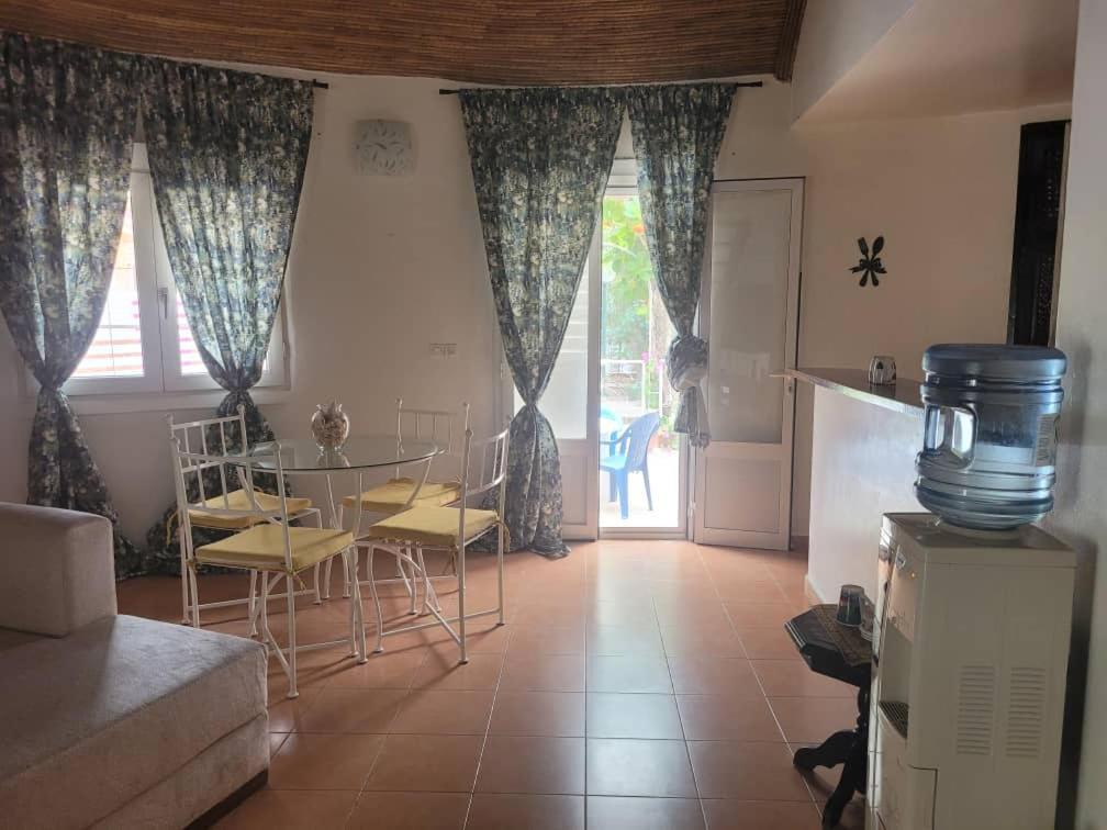 Villa Bord De Mer Avec Piscine Sali Tapé Eksteriør bilde